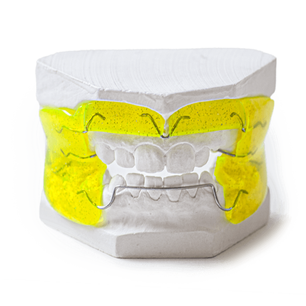 Nach Rolf Fränkel  ein herausnehmbares Zahnspange, das zur Behandlung von Wachstums- und Lageanomalien beider Kiefer eingesetzt wird.